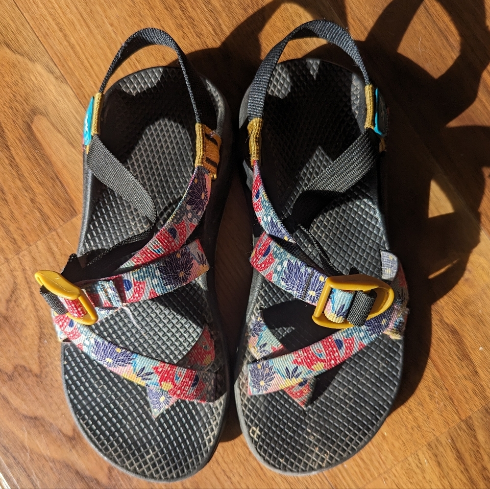 Women's custom Z chacos 8W
